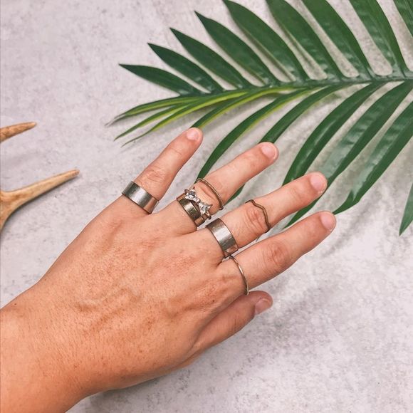 Aldo 7 Silver Minimalist Midi Bow Stacking Rings - Picture 1 of 8